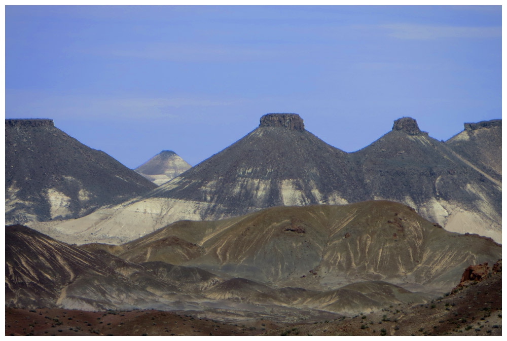 Monumento Natural Bosque Petrificado Jaramillo, Tafelberge