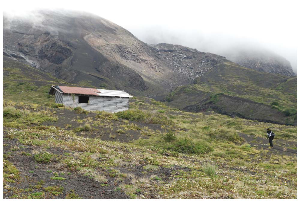 Paso Desolación, Refugio