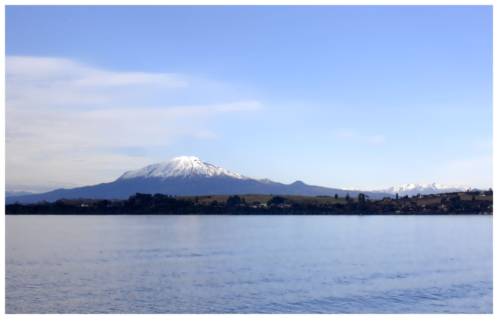 Vulkan Calbuco und Lago Llanquihue im Winter